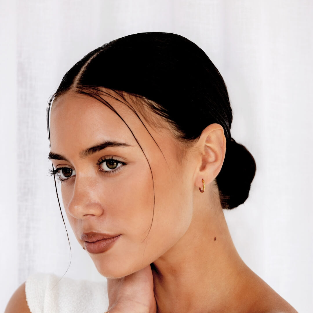 Maya Huggie Earrings - Gold