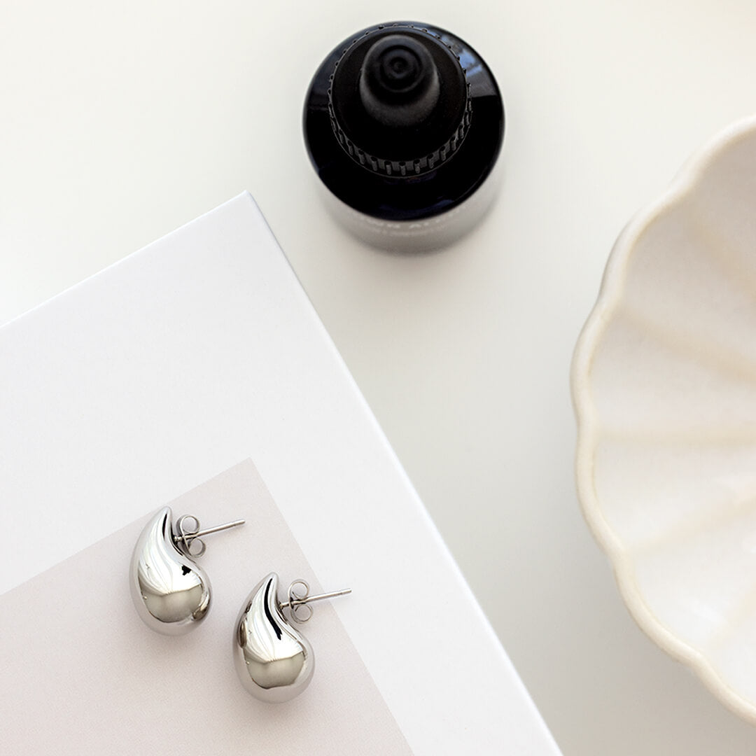 Willow Teardrop Stud Earrings - Silver